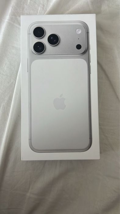 Iphone 17 pro max silver , 512gb (new)