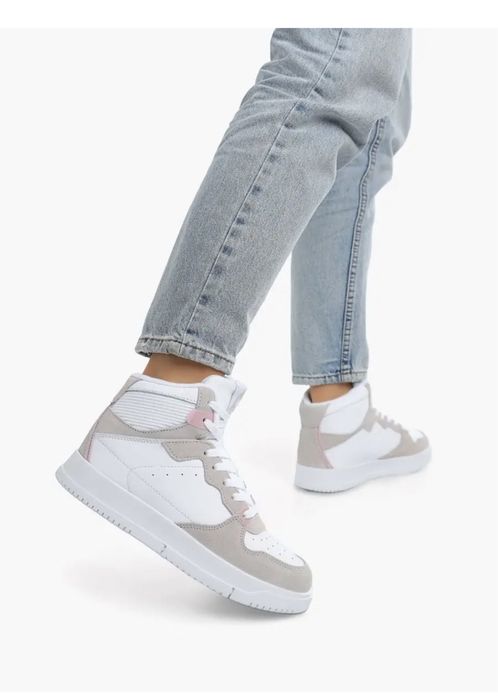 Кроссовки женские