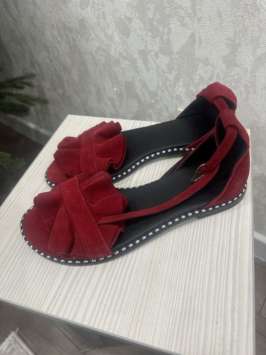 Босоножки летние