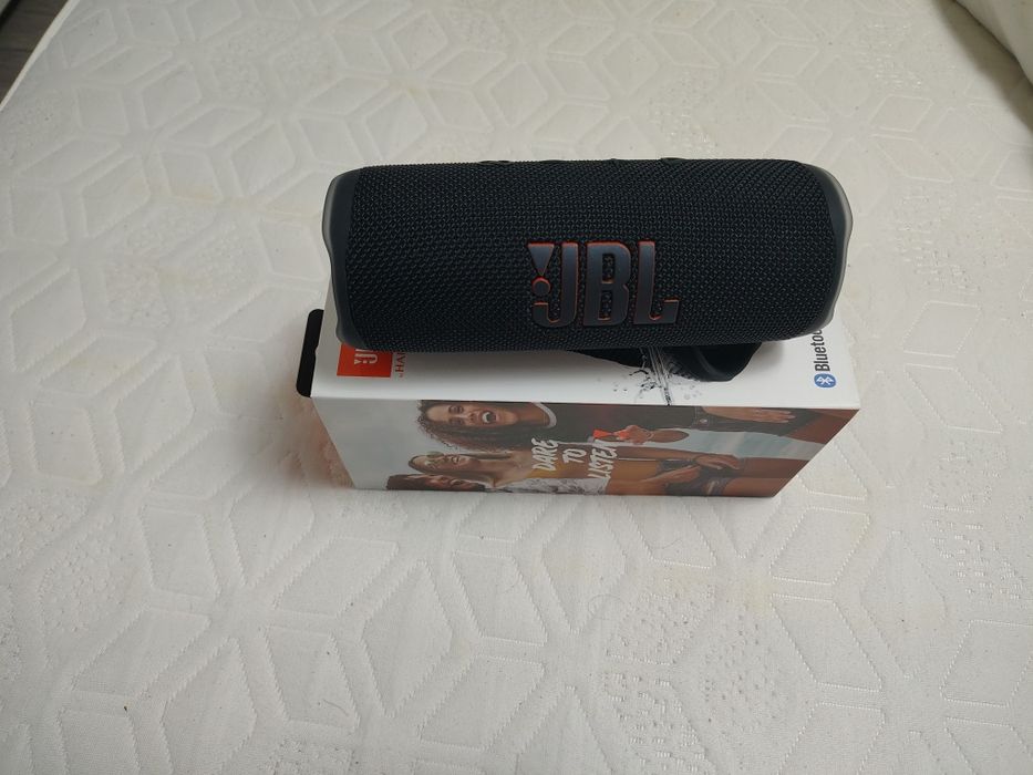 Vând JBL Flip 6 ca nouă