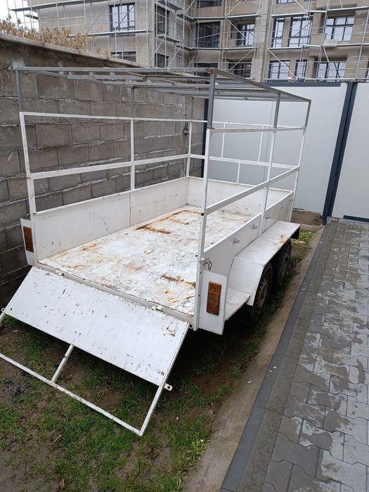 Туристическо ремарке до 1 тон