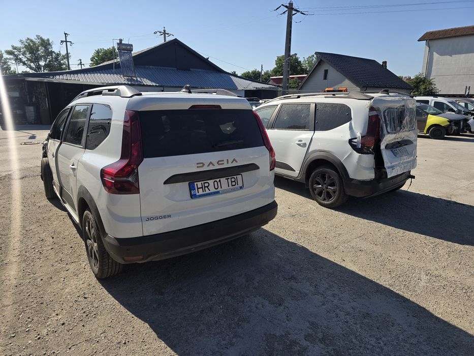 Dacia Jogger Extreme 2 bucati 7 locuri 2023 1.0 gpl 7 locuri 2024  1.6 hibrid avariat