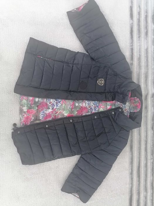 Продам детскую весеннюю куртку в хорошем состоянии