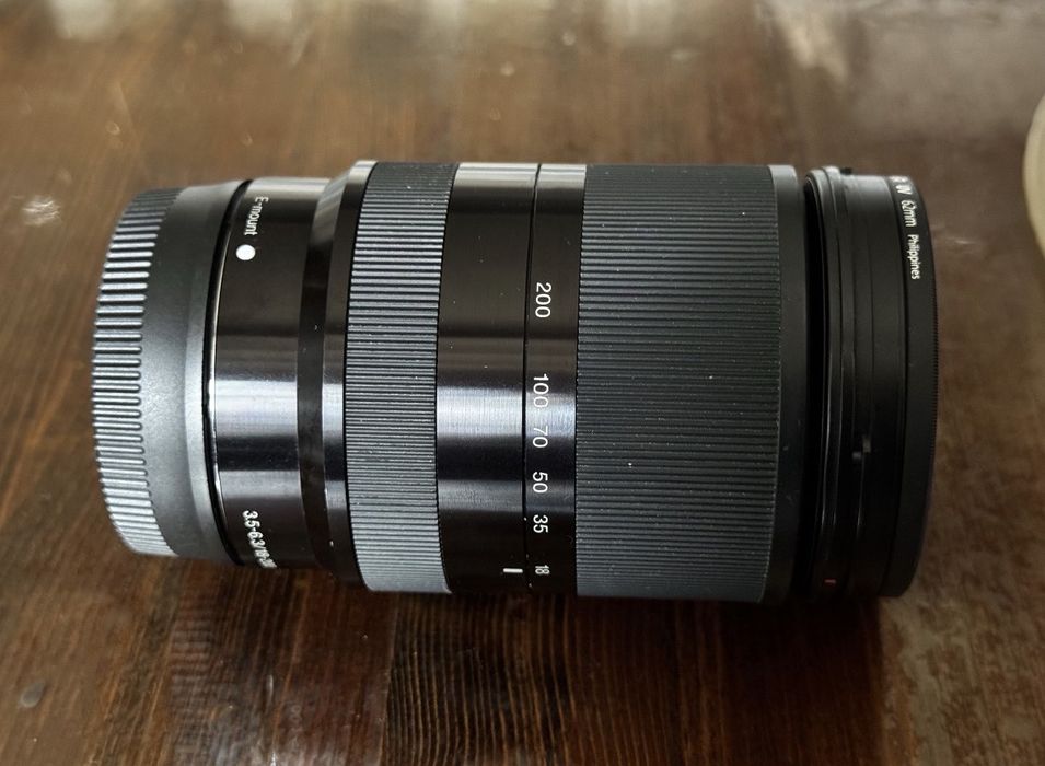Обектив Sony E 18-200 mm
f/3.5-6.3 OSS
