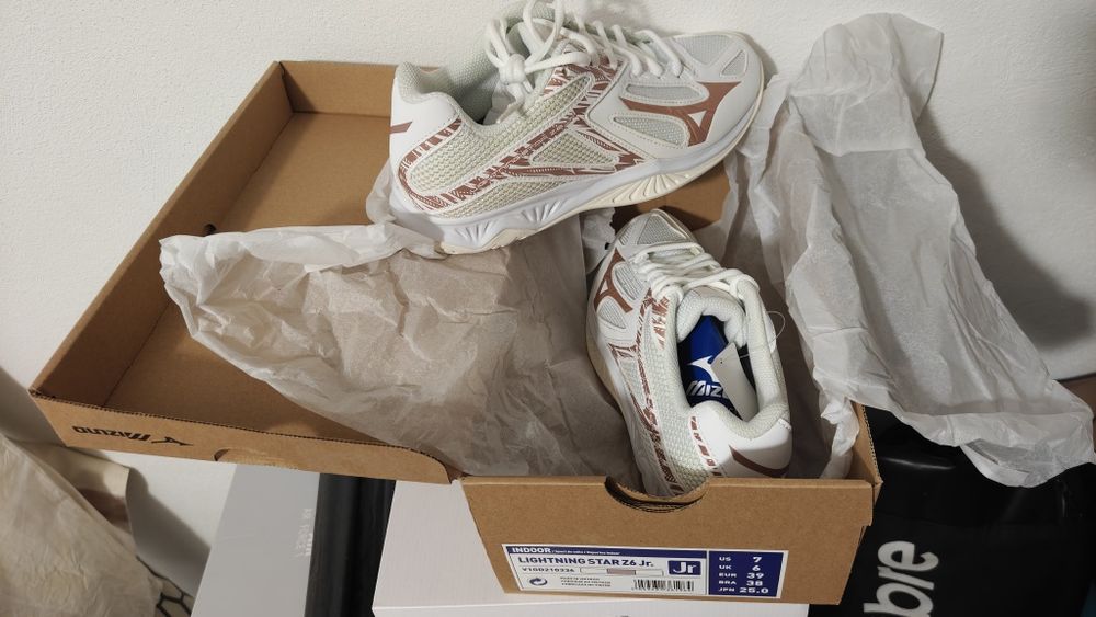 Adidasi Mizuno Lightning Star Jr. 39