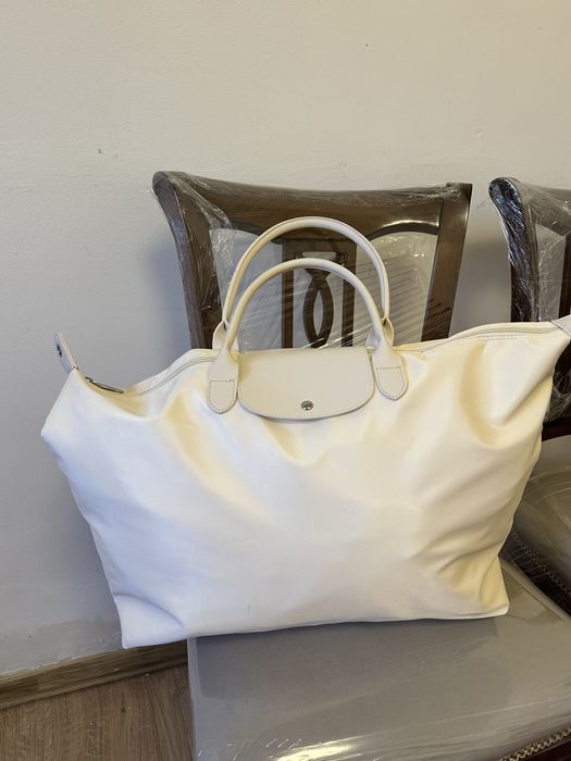 Продам белую сумку плащевка