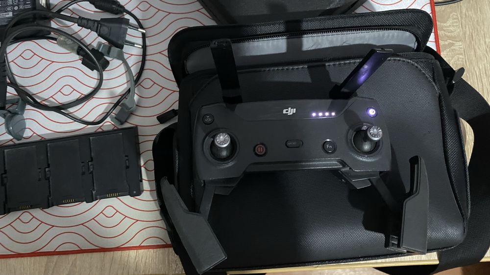 Продам дрон dji spark комбо комплект