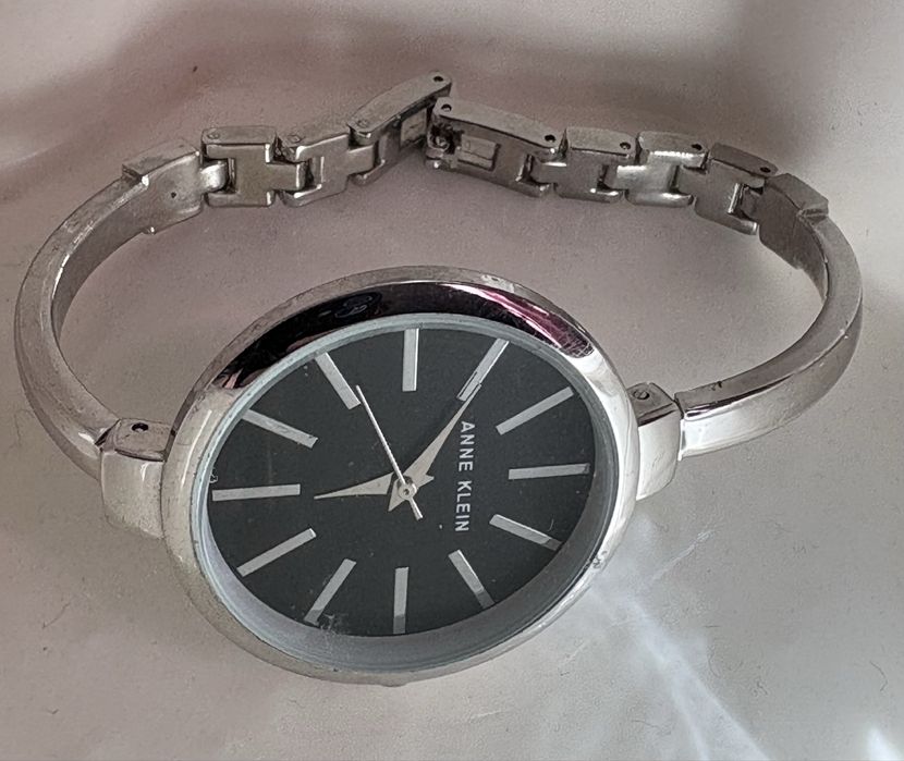 Оригинальные женские часы Anne Klein