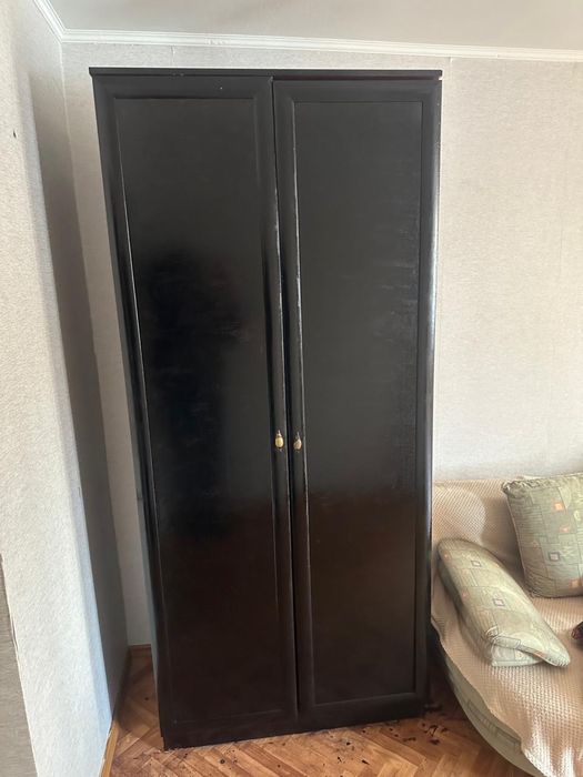 Продам шкаф . Цена 5000тнг.