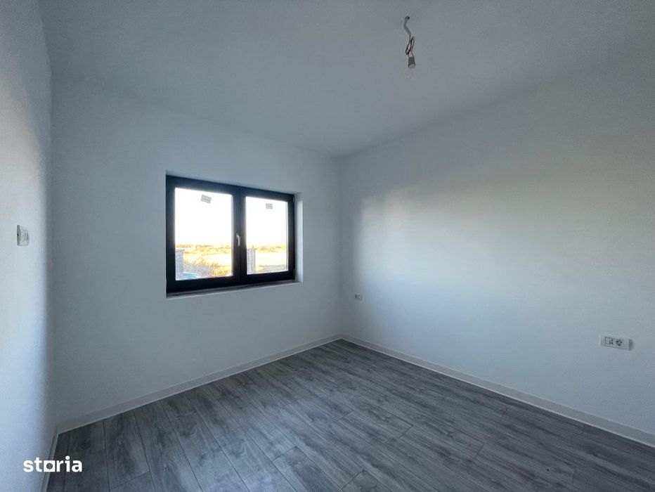 Duplex despartit prin camera tehnica  finisaje premium Mosnita