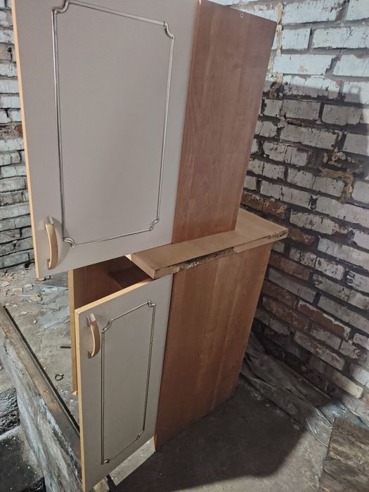 2 шкафа кухонных