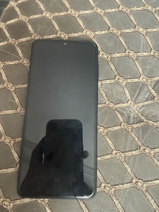 Продам телефон срочно