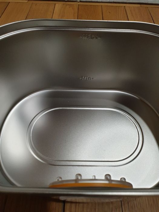 Vand fantana pentru pisici plus set de 8 filtre