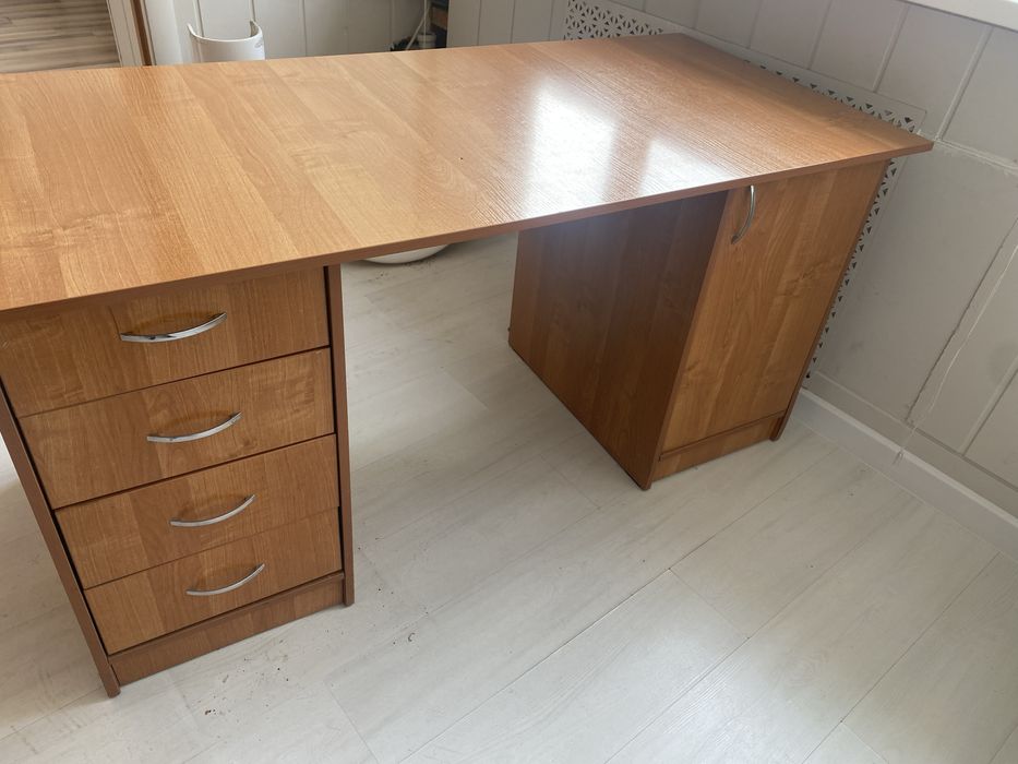 Продам Стол офисный