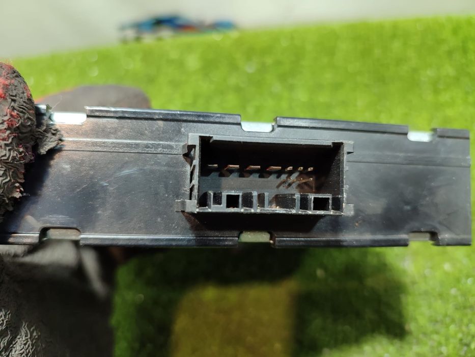 MODUL CONVERTOR DE TENSIUNE BMW E93 320D 2013 2.0 DIESEL COD OEM 9253208 / 9253208-01 / 8ES00947921 / DECAPOTABILĂ (CABRIOLET) 2005-2013