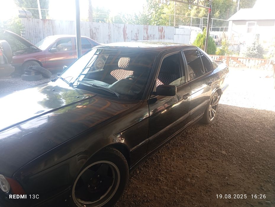 Продам автомобил бмв 520