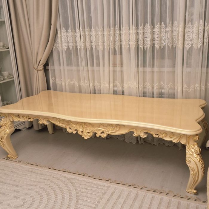 Продам гостиный стол