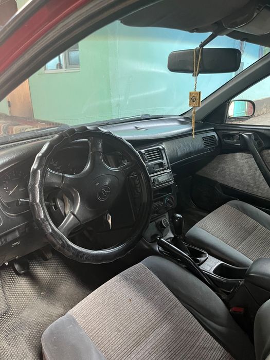 Toyota Carinaa E