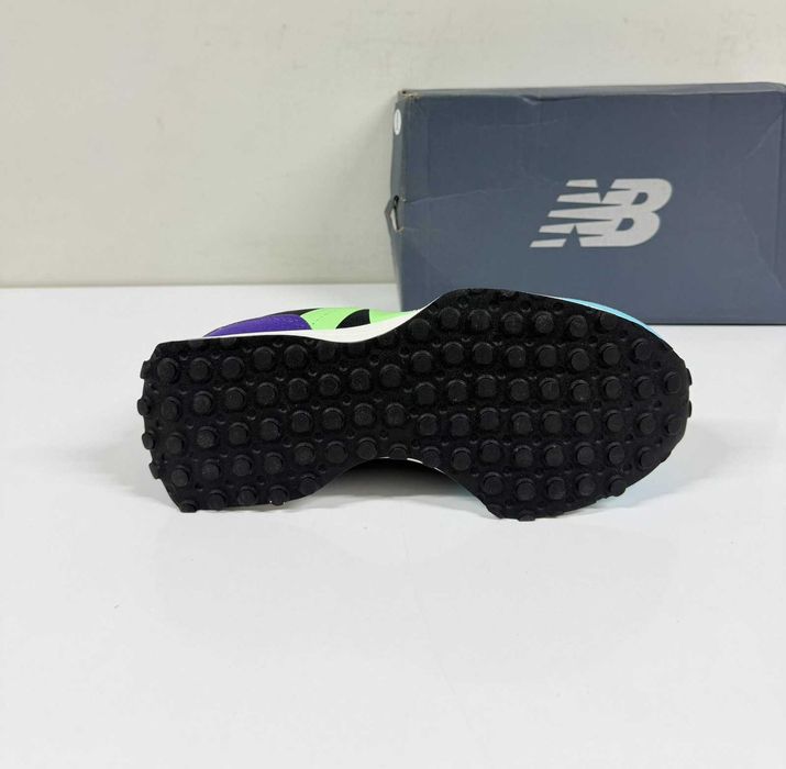 New Balance  327