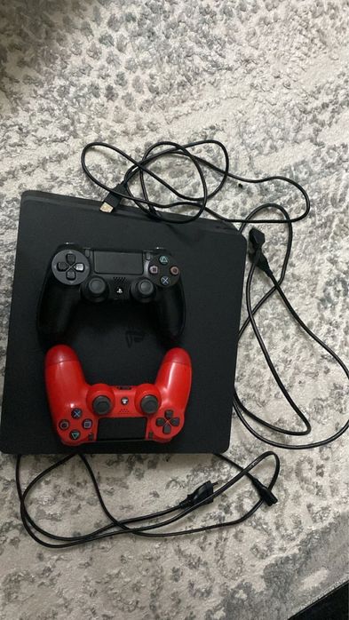 Продам PS 4 очень хорошее состояние