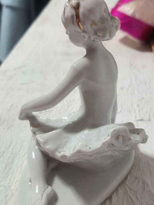 Балерина с дефектом фарфоровая СССР