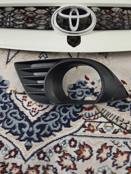 Правый противатумманик тайота ипсун