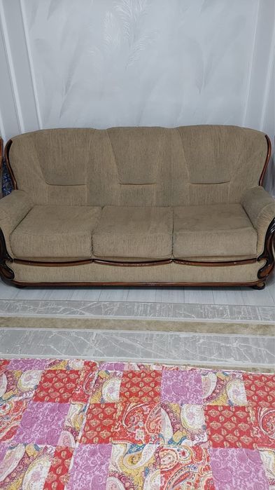 Диван с креслами для гостинной