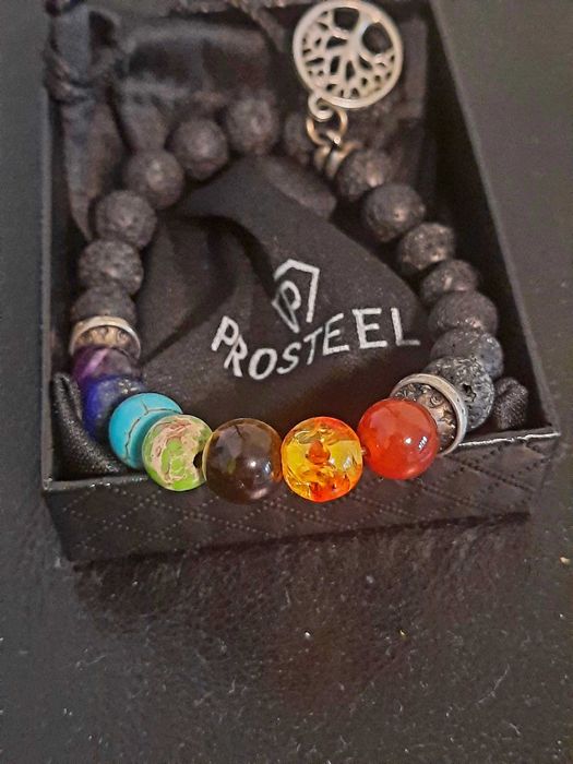 Гривна от естествени камъни