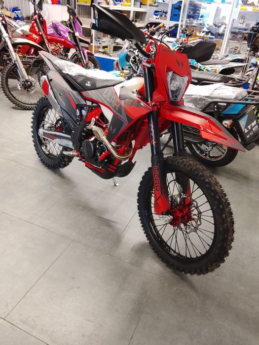 Продам мотоцикл ULAR YBS300