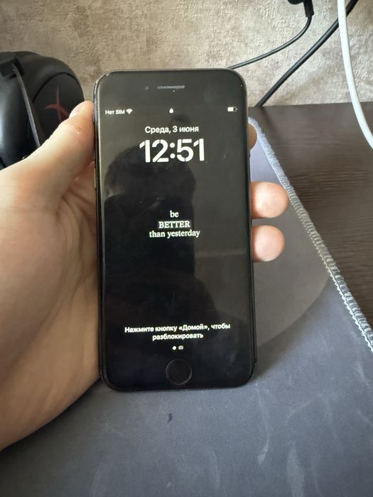 iPhone 8 64GB Black (в хорошем состоянии, оригинал)