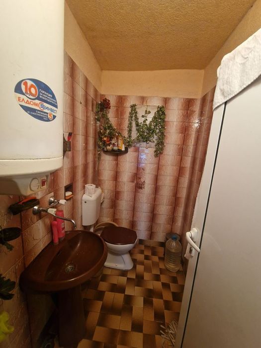 Двуетажна къща в кв. Княжево! До Витоша!