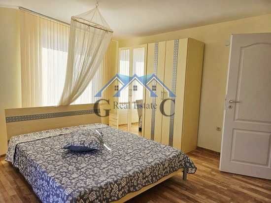 Къща за две семейства 198м2, 2 гаража, 268000 евро, Ален мак