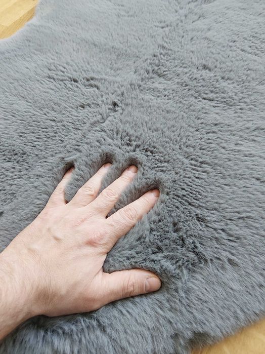 Килимче във формата на зайче