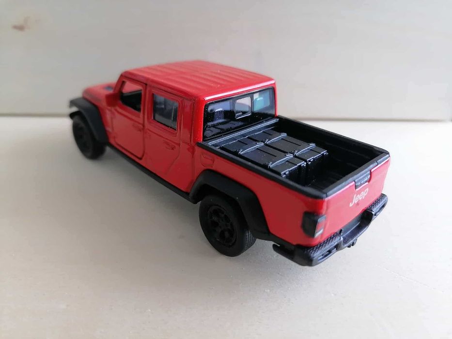 Джип Гладиатор '20г в мащаб 1:34