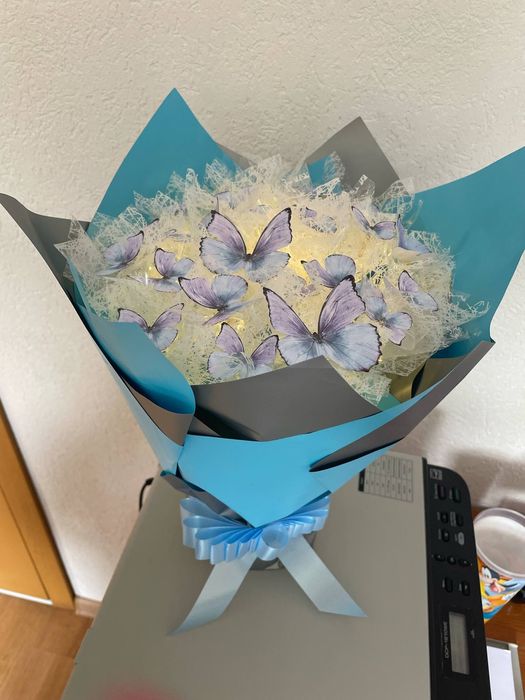 Светещи букети от пеперуди