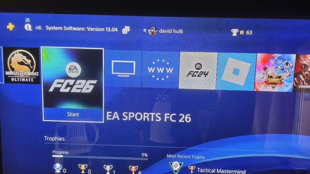 PS 4 Pro 1tb cu 30 de jocuri