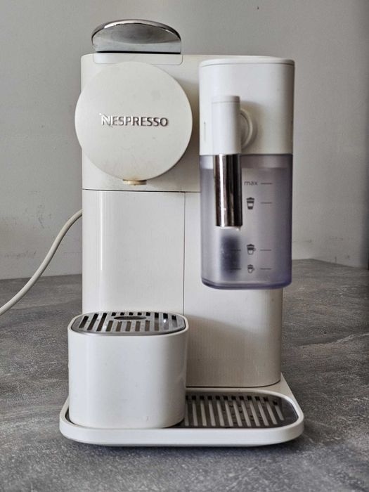 Espressor Lattissima One Evolution Alb