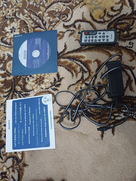 Продам видео камеру Сони