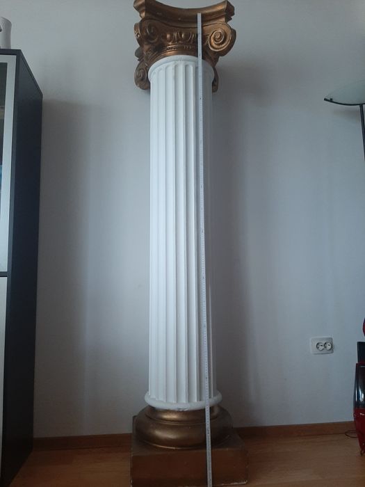 Coloana decorativă de interior
