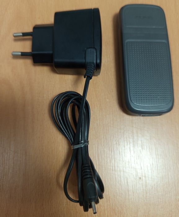 Vând Telefon NOKIA 1208 Liber de Rețea,cu Încărcător original