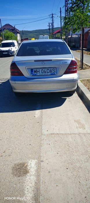Vând Mercedes c220 an 2000 manuala