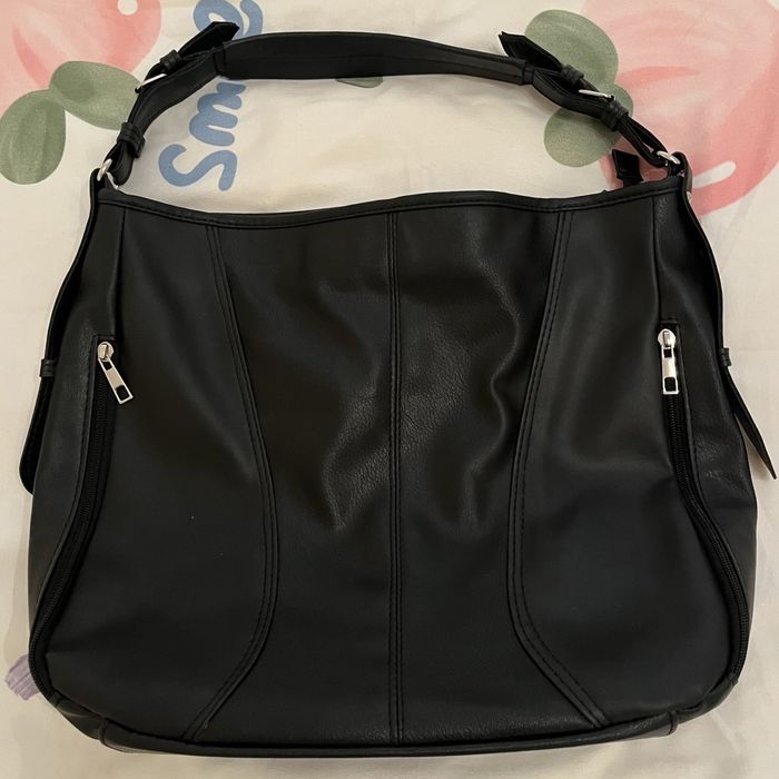 ЧИСТО НОВА кожена чанта