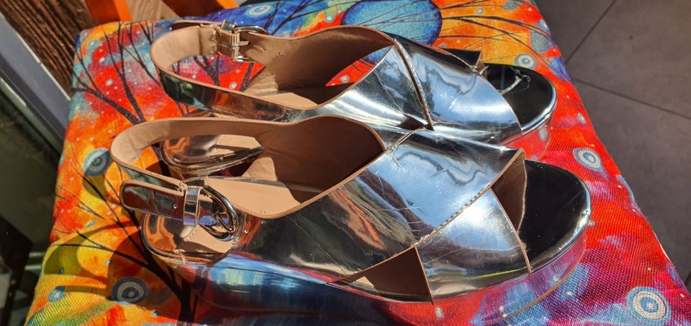 Дамски сребристи сандали