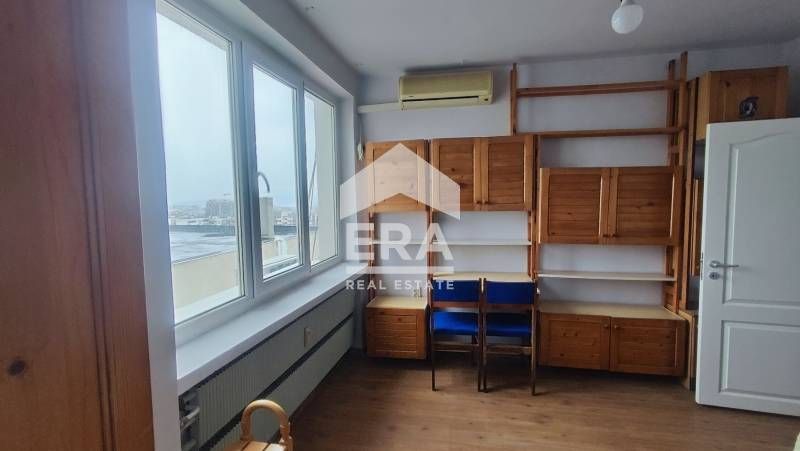 Тристаен апатамент под наем  с отделна кухня в кв. Младост