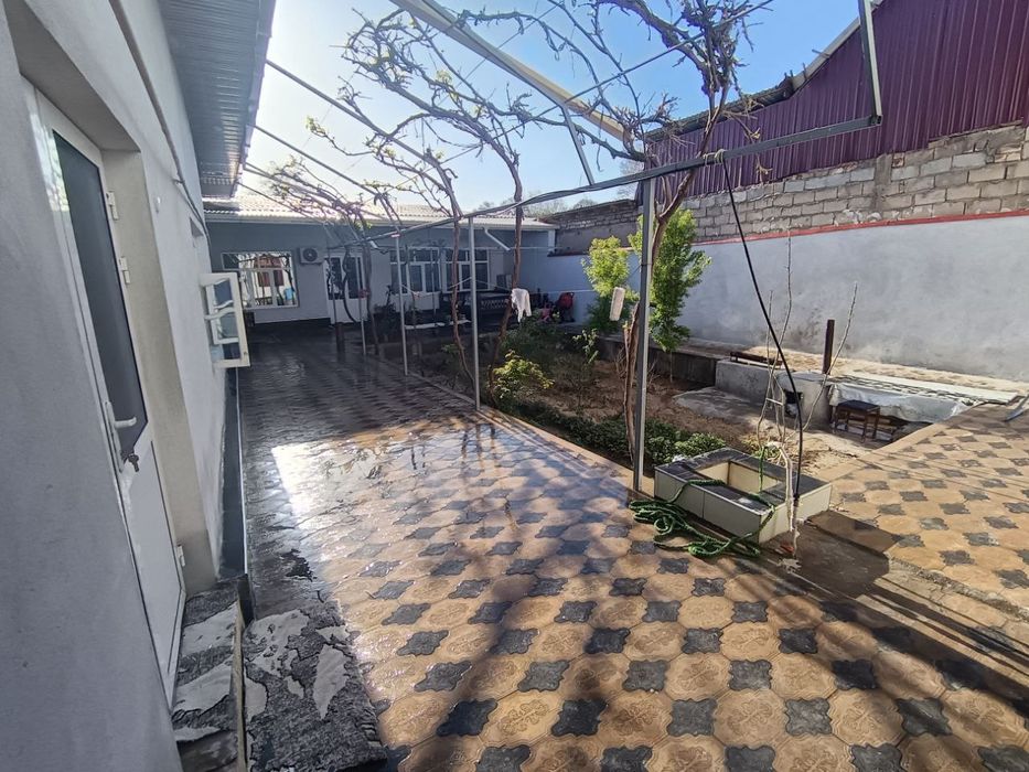 Ховли Вокзал паркни ёнида 4,4сотох Хамза кучаси 760 миллион