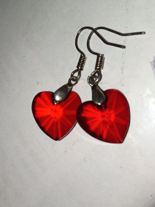 Сережки сердечко красное