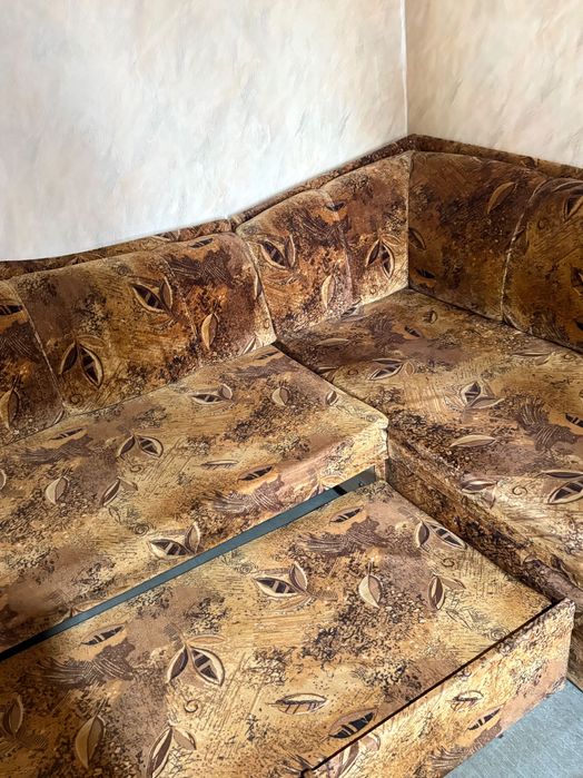 Разтегателен диван