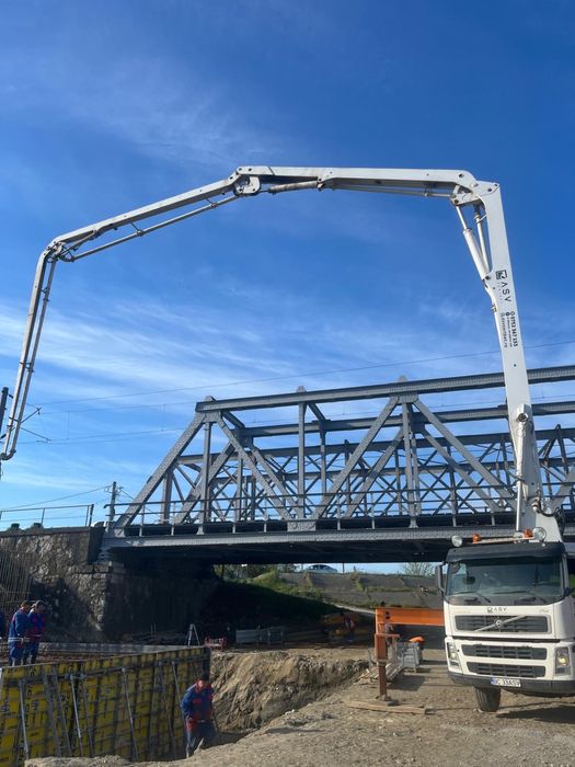Auto pompa  beton Mecbo 37 m