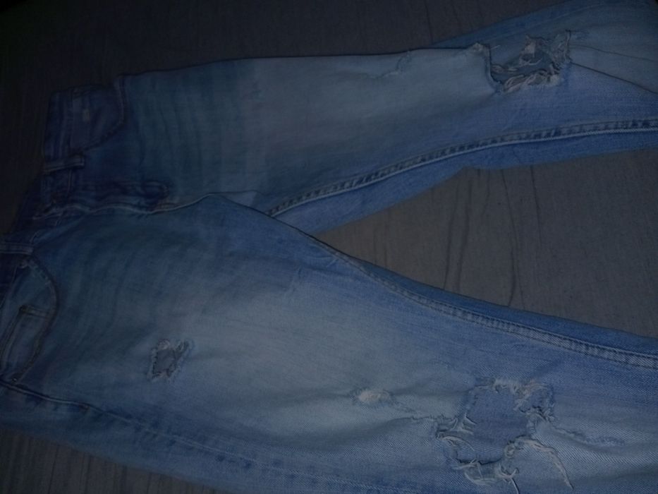 Blugi Pull&Bear bleu deschis, ripped