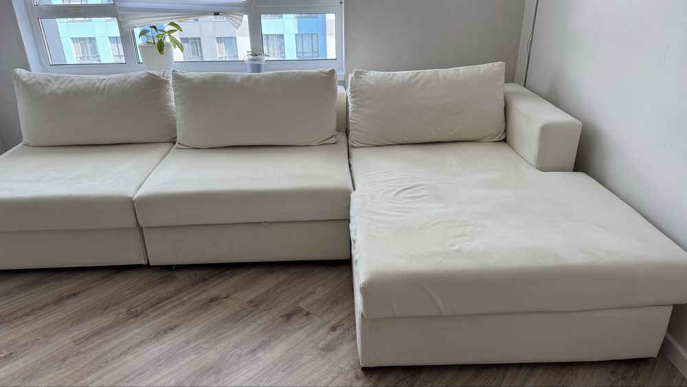 Диван айвори с лежаком